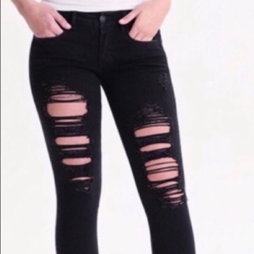 Size 6 black ripped ankle jeans